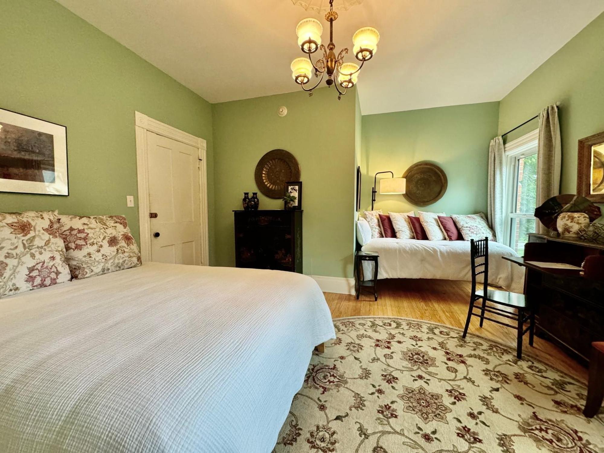 The Edwards Waterhouse Inn Fredonia Extérieur photo